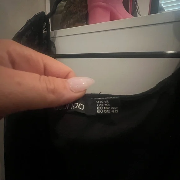 BOOHOO CROPPED BLACK POLKA DOT LONG SLEEVE TOP - Picture 3 of 3